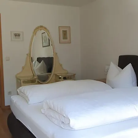 Gastehaus Linder Apartment Mittelberg