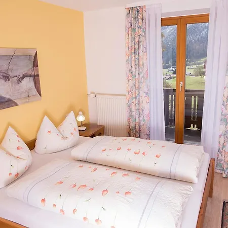 Gastehaus Linder Apartment Mittelberg
