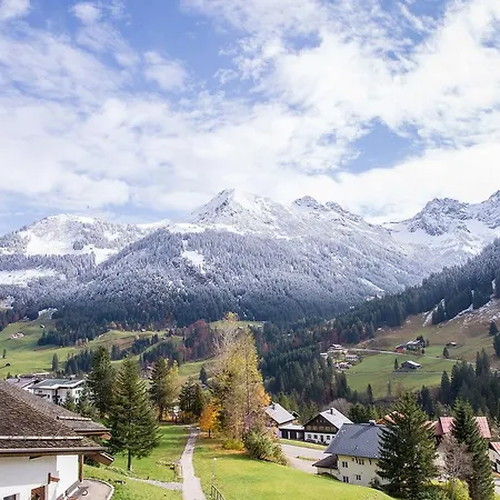Gastehaus Linder Apartament Mittelberg
